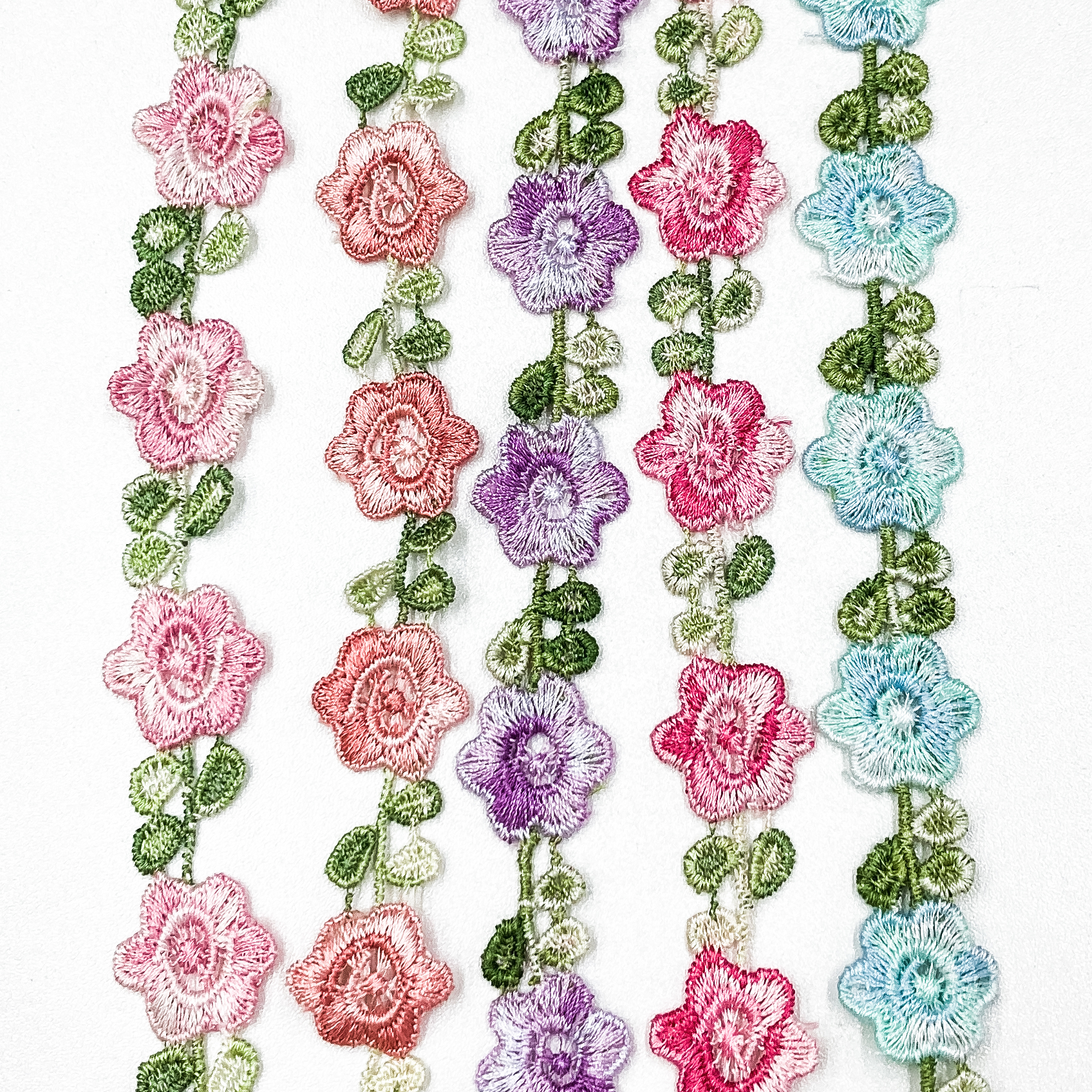 Wholesale of water-soluble embroidery in multiple colors for straw hats, lace accessories, collar and cuff lace, ethnic lace, lace, embroidery lace details Picture