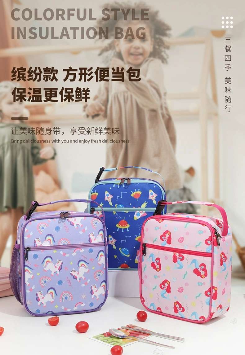 This is a best-selling product in foreign trade, a children's cartoon lunch bag that can be crossed diagonally. It has a large capacity and is a hand-held insulated bag for students to carry food when going out Application Scenario