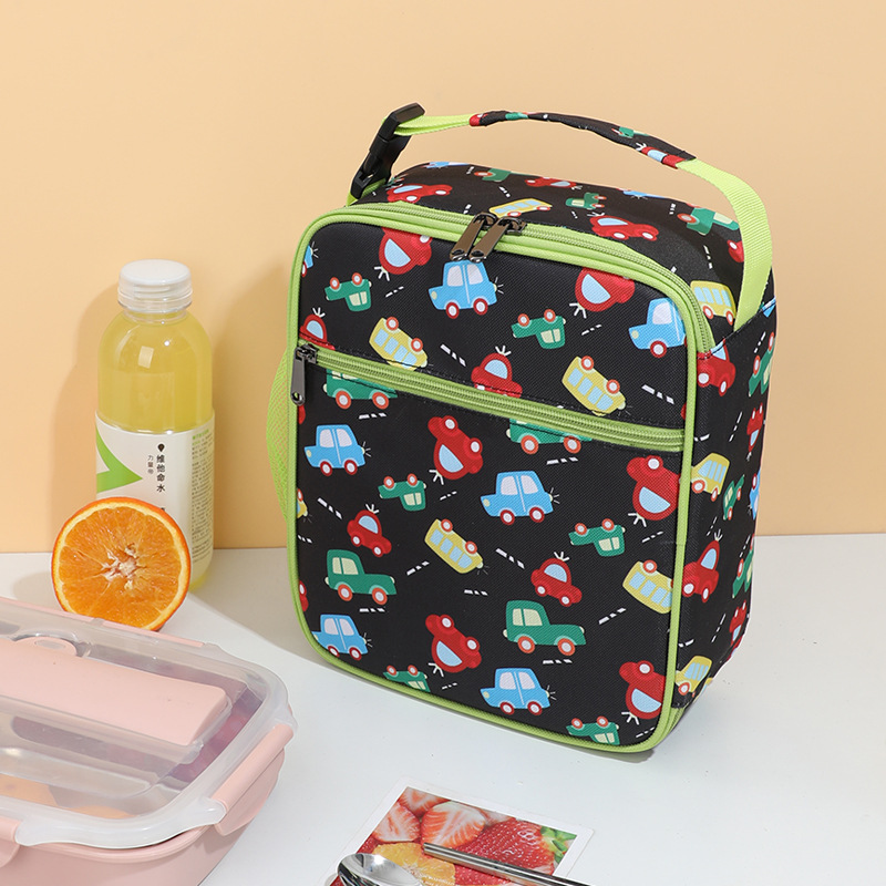 This is a best-selling product in foreign trade, a children's cartoon lunch bag that can be crossed diagonally. It has a large capacity and is a hand-held insulated bag for students to carry food when going out