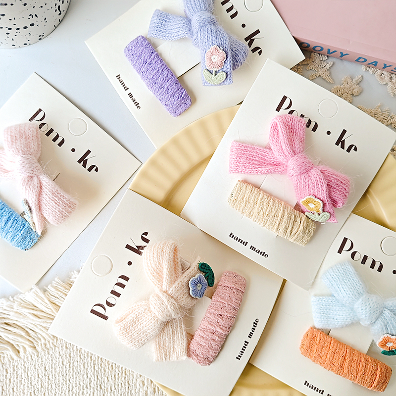 New sweet and cute chanel-style bow, flower-embroidered hair clips, children's fabric, girls' fringe, seaside clips, BB clips Item Picture