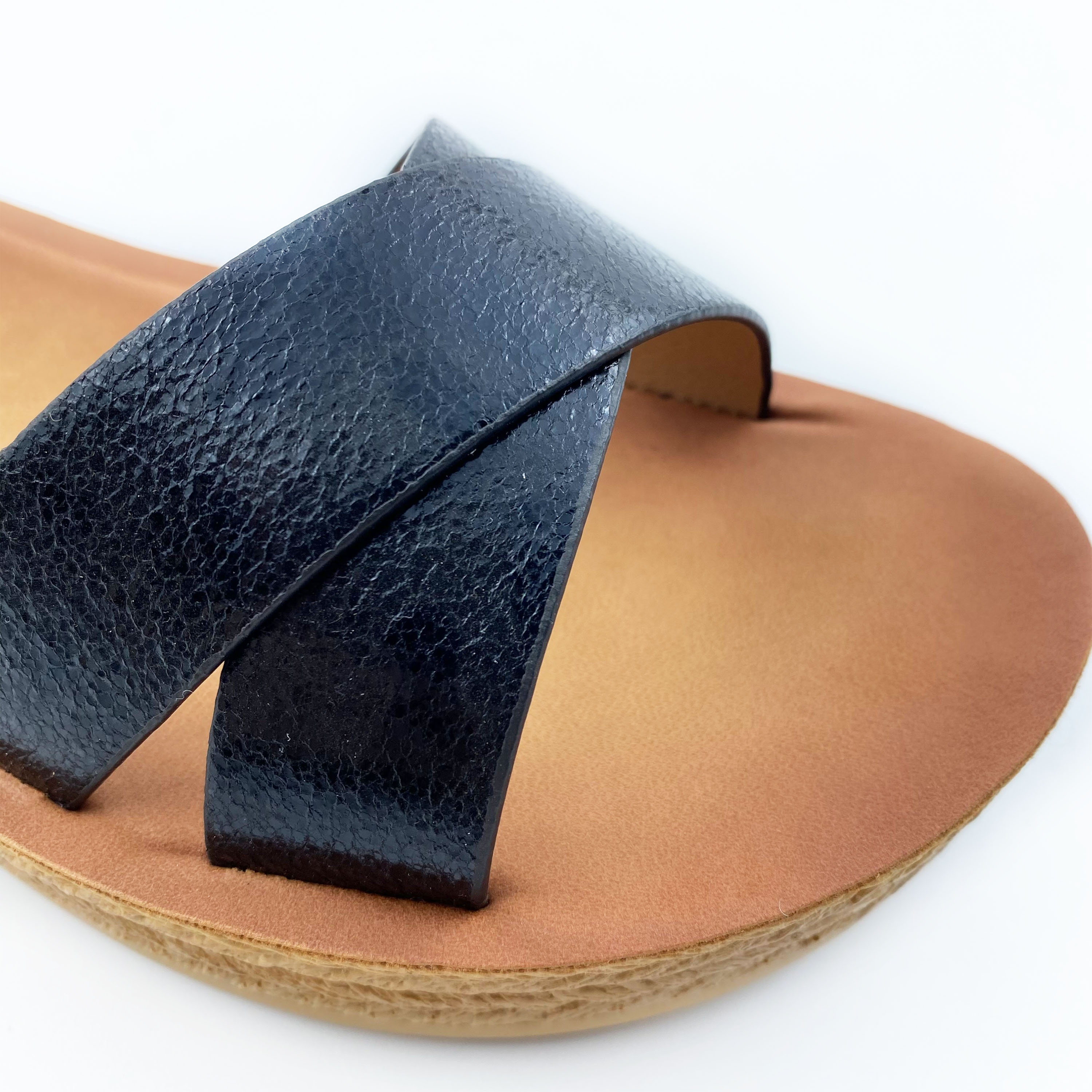 Foreign Trade Custom Fashion Casual Women's Sandals Intimate Comfortable Women's Sandals Ordinary Cross Laces New Sandals New Trend Casual Sandals Women Design Application Scenario