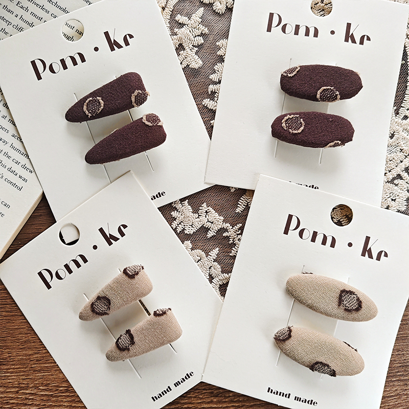 New sweet and cute fabric girl simple embroidered hair clips, children's fashionable and versatile bangs hair clips and hair accessories Specification image