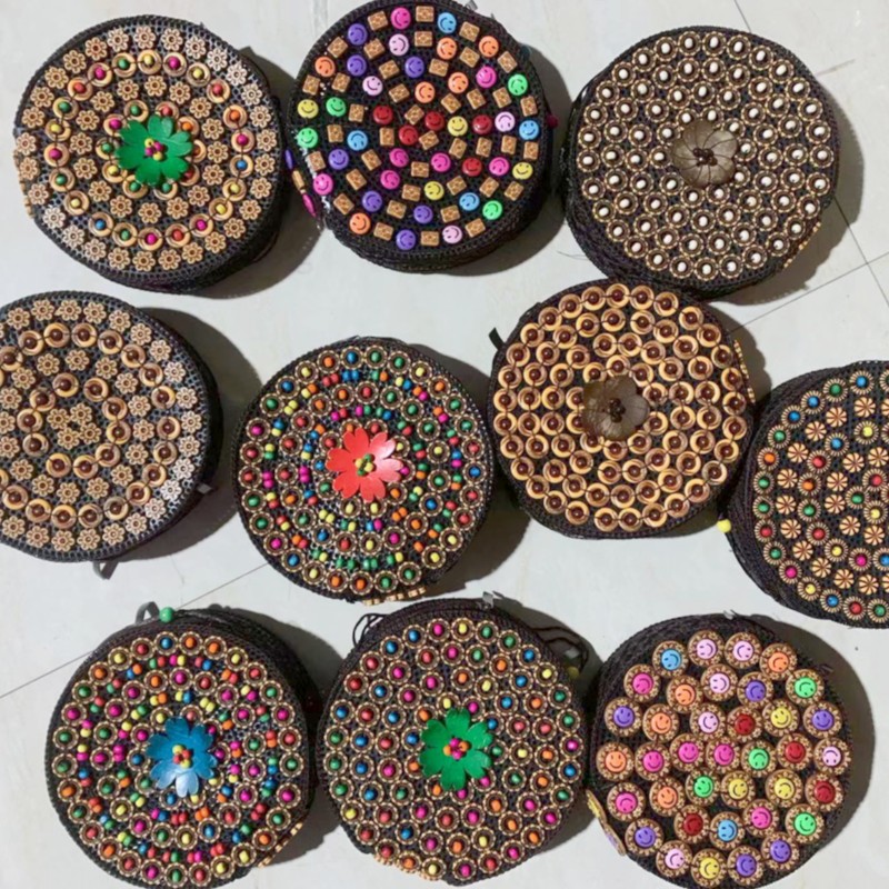 Large round coconut shell handcrafted beaded women's buns with ethnic style characteristics, hollowed-out coconut shell diagonal cross buns in stock