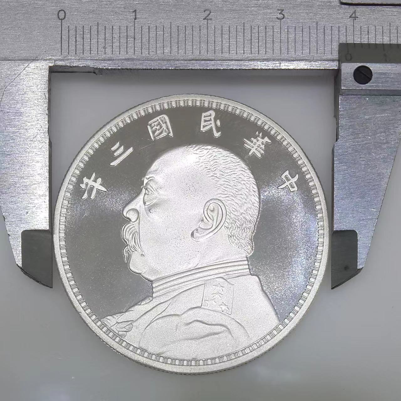 迷你耳环架饰品展示架 小荷包首饰架 悬浮盒货架 精致饰品收纳展示一体架 简约时尚设计细节图