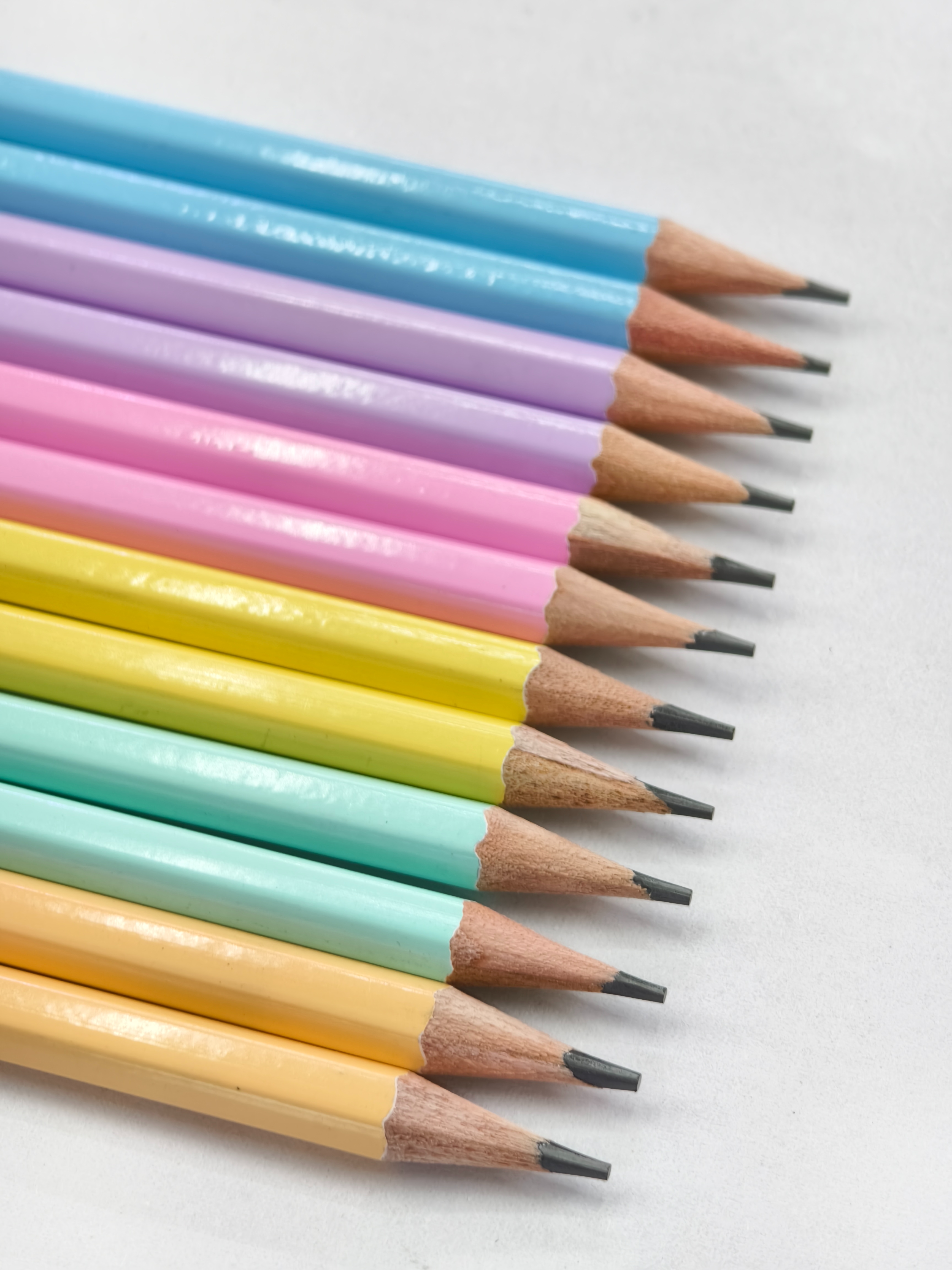 Muhui Macaron Color HB pencils, specially designed for primary school students' exams and children's kindergartens, 12-piece set details Picture