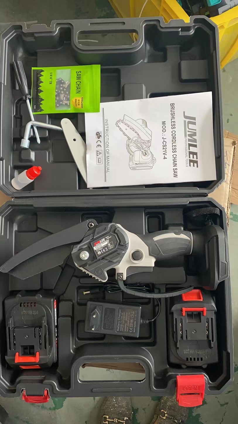 Electric chain saw, lithium battery single hand saw, small household rechargeable electric saw, electric chain saw, outdoor gasoline-free logging saw Item Picture