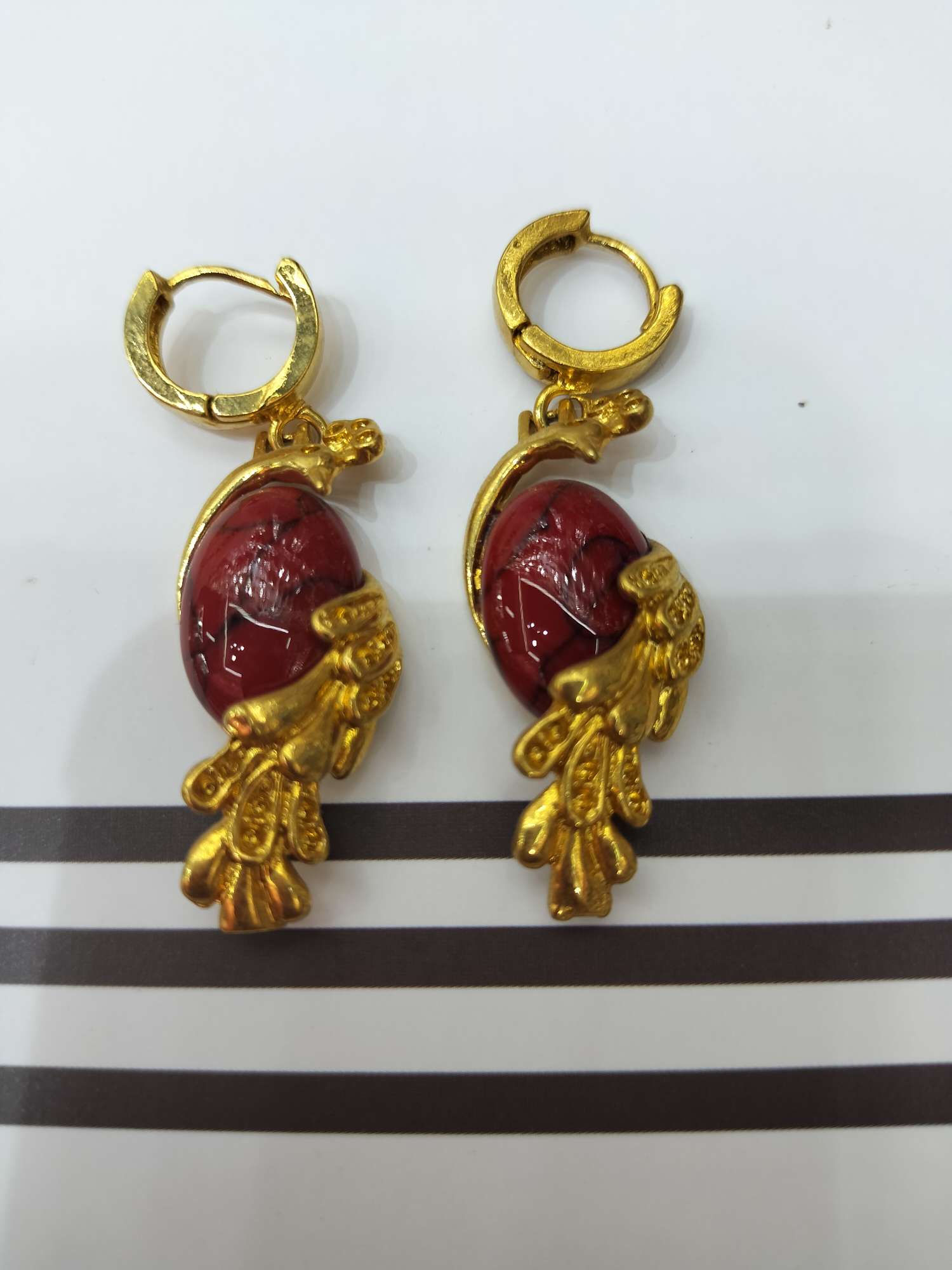 Custom-made all-copper color-retaining earrings, peacock ear buckles, women's irregular and versatile style jewelry masterpieces
