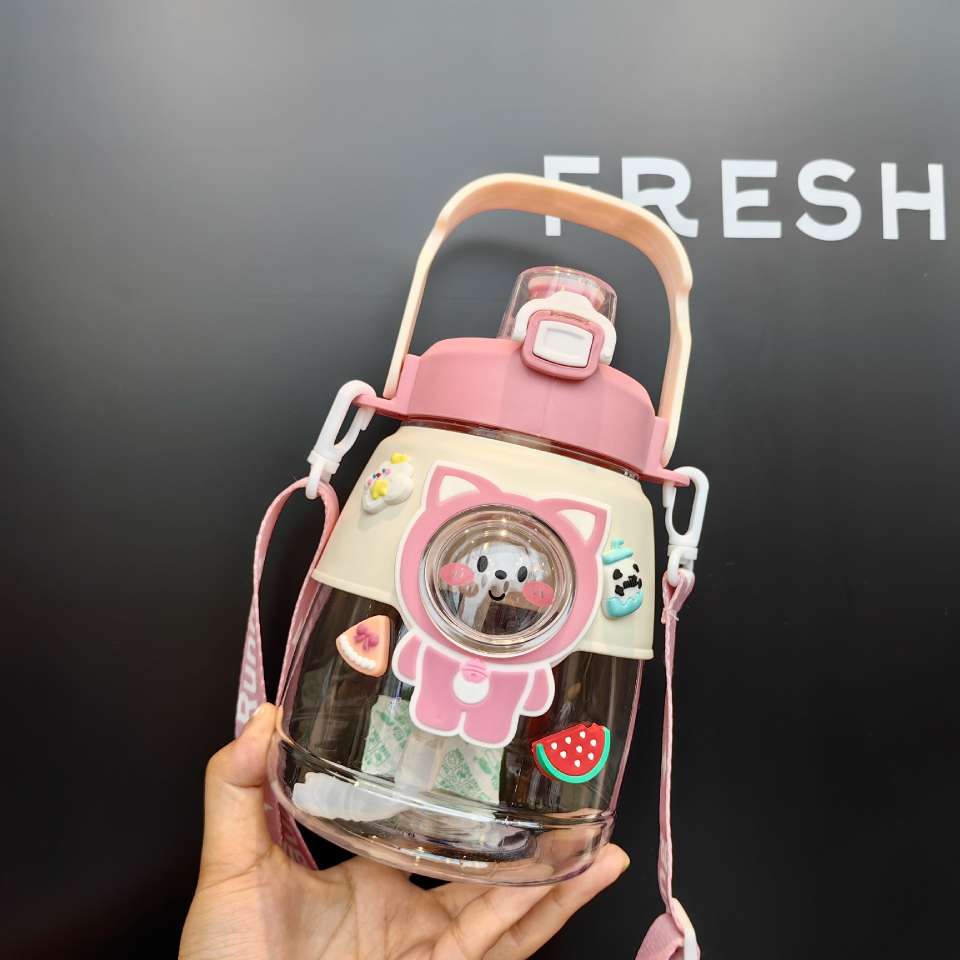 H164-HY090 Children's large-belted Cup Space Capsule Cartoon large-capacity sealed student water cup Portable and cute water cup