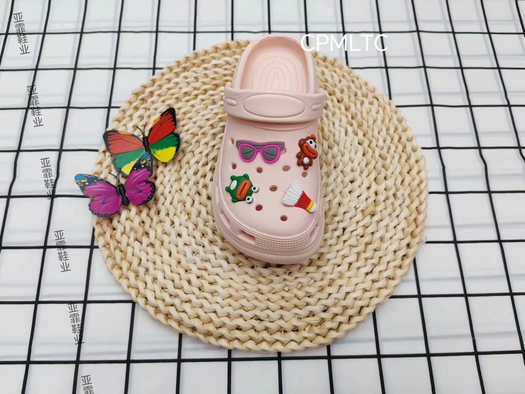 夏季儿童可爱外穿洞洞鞋