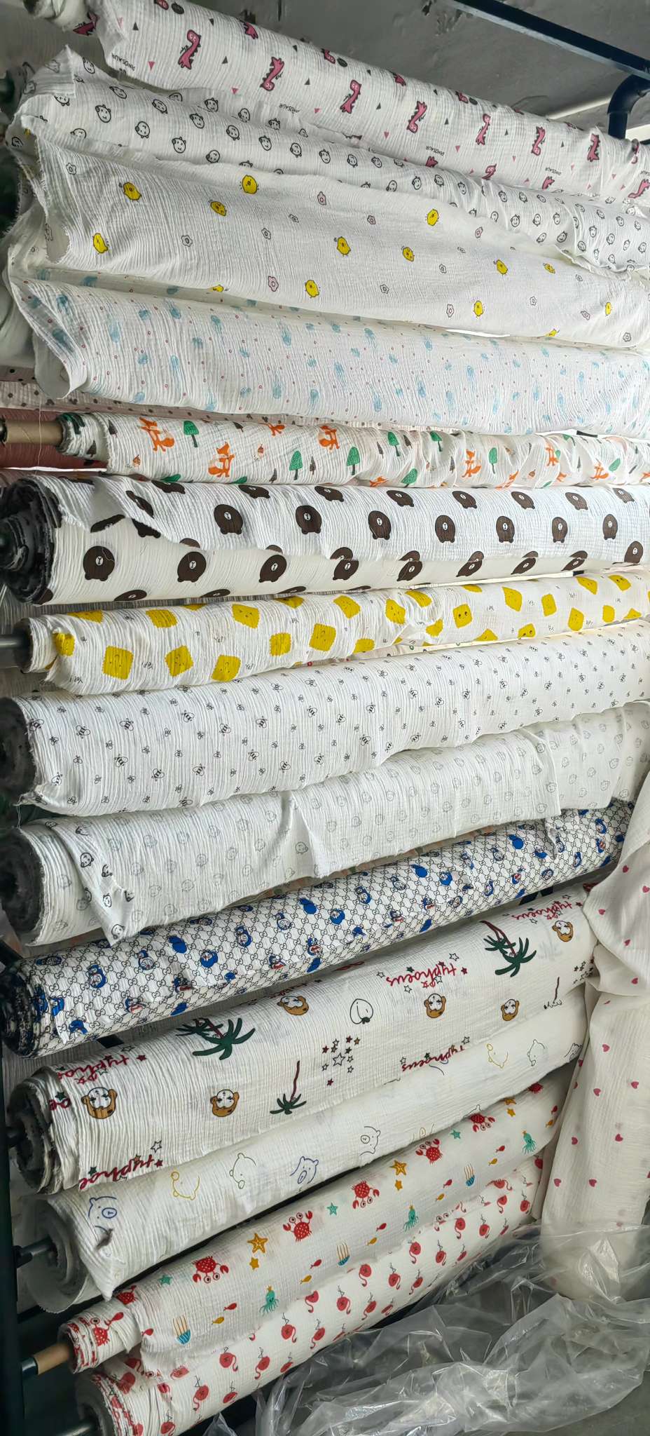 All-cotton double-layer crepe printed children's bath towel and saliva towel details Picture