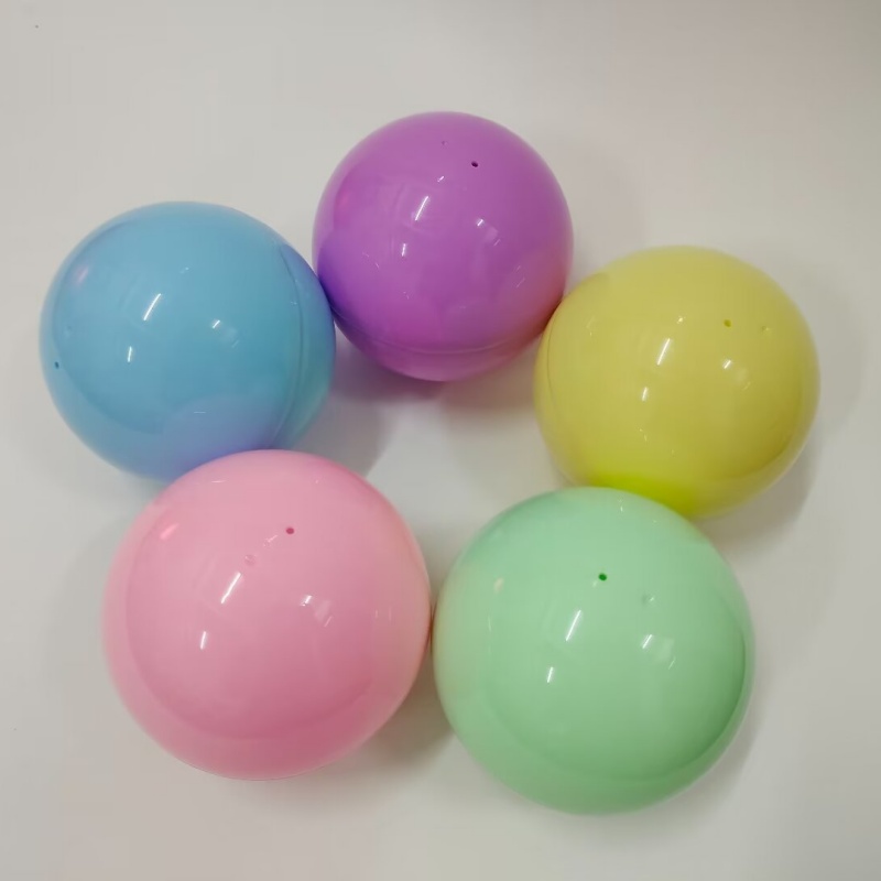 A 10CM semi-transparent and fully transparent solid color empty eggshell is split in half for children's gashapon Specification image