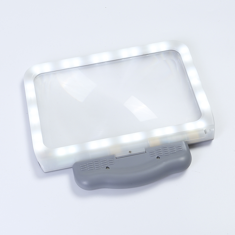 The new 48LED lamp replaces the old person's reading with cold and warm light. The handheld rectangular 185115 magnifying glass is black and gray Application Scenario