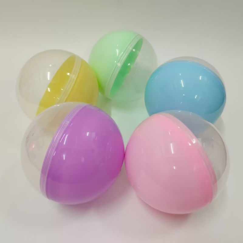 A 10CM semi-transparent and fully transparent solid color empty eggshell is split in half for children's gashapon details Picture