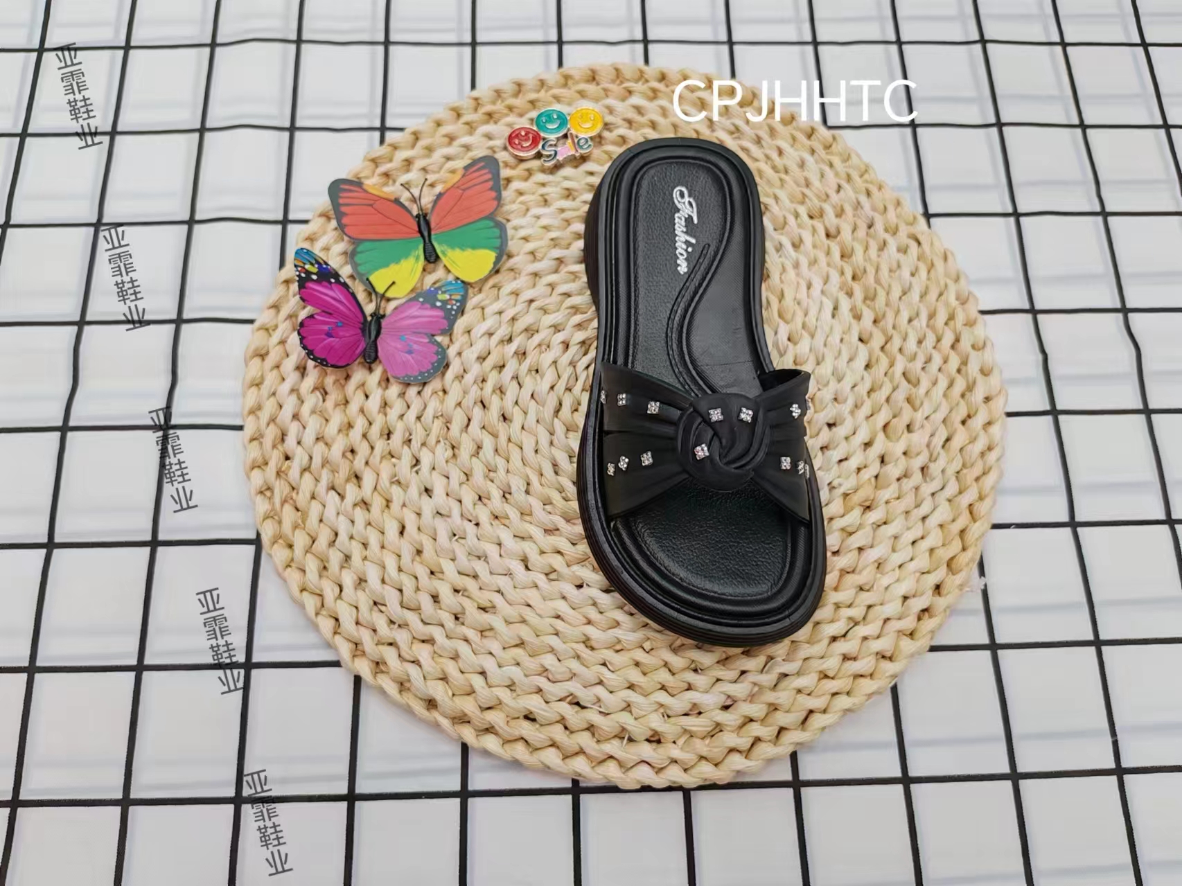 Summer fashion children wear slippers with diamonds outside