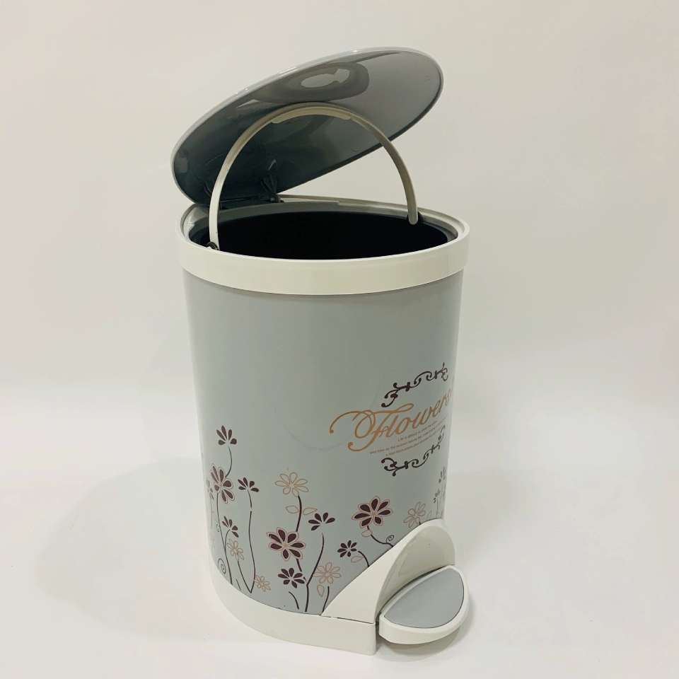 X111-2074 Silent Slow-descent Bathroom Trash can, Large trash can Application Scenario