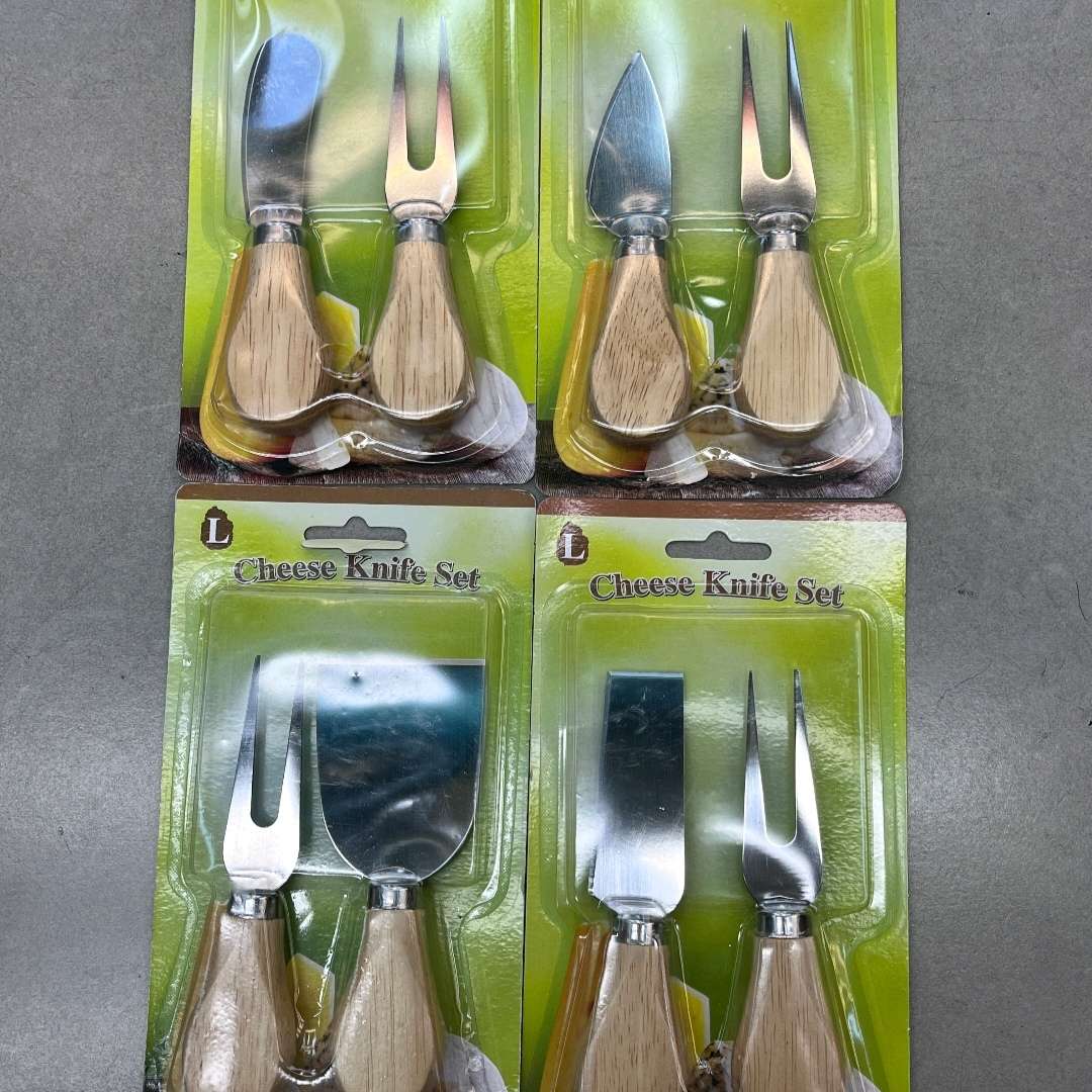 Mini kitchen cheese knife Daily necessities kitchen knife scissors Innovative design small and easy to carry Jiehao wooden handle cheese knife