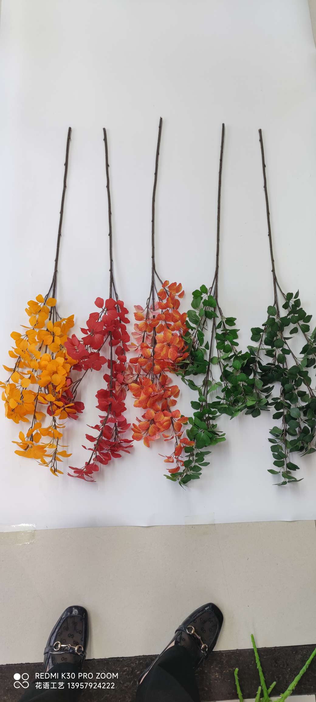 25 plastic oil paint vanilla leaves, wedding hall ceiling green plants, artificial grass, path flower rows, artificial flowers and artificial leaves detail image 3