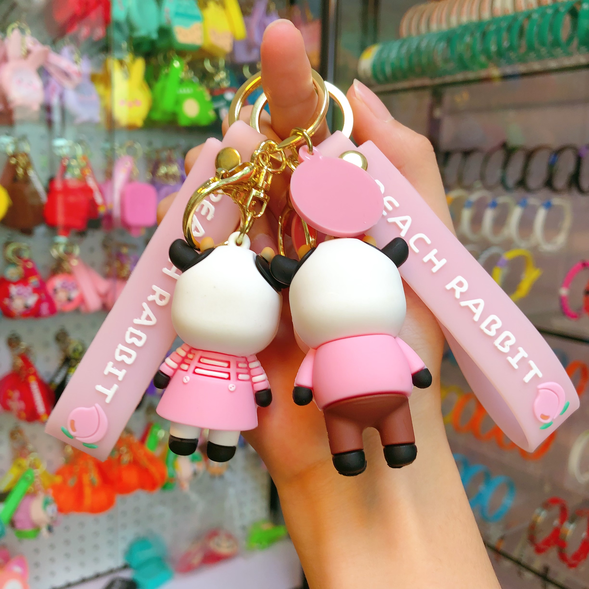 Zodiac cow keychain gifts, couple keychains, student schoolbag pendants, car chain rings, waist hangers, mascots details Picture