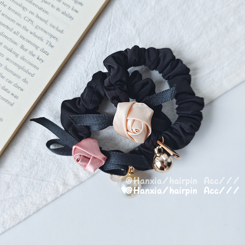 2024 New three-dimensional rose small intestine hair band for women, retro and elegant pearl bow headband, leather band, super fairy-like hair accessory Application Scenario