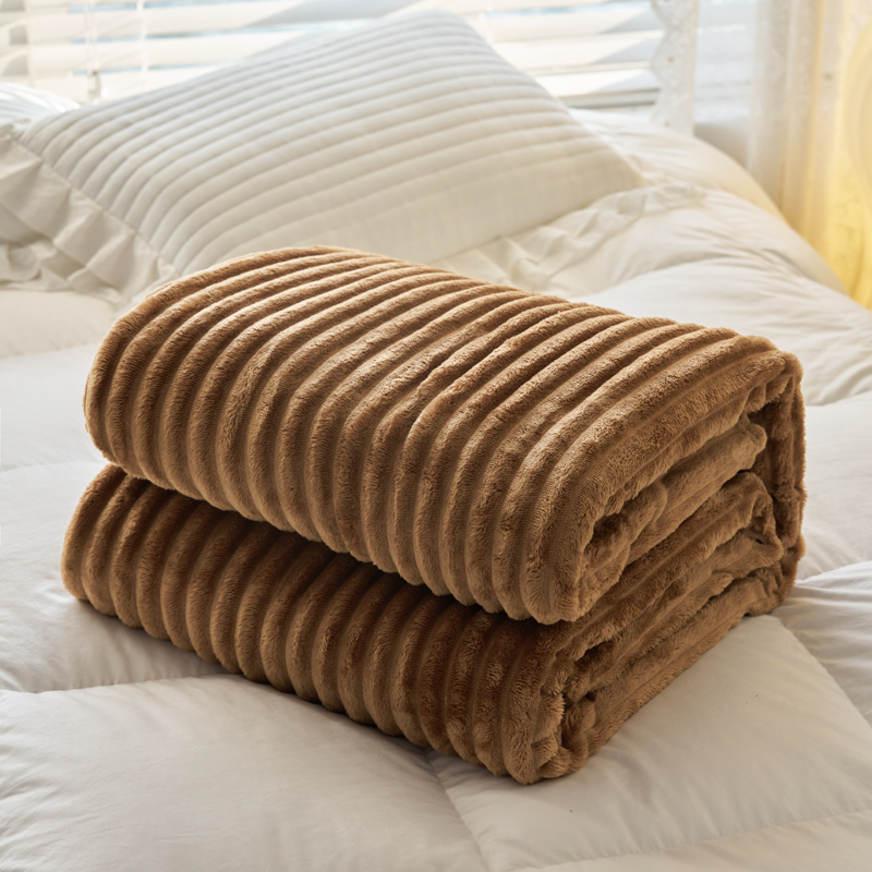 君宝家纺2025新款加厚纯色宽抽条剪花仿兔毛绒牛奶绒法兰绒面料现货批发（可供跨境）详情6