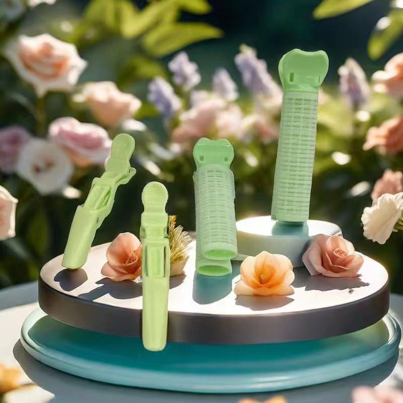 The essential beauty tool, the bangs volupting clip, can easily create romantic curly hair with just one click. The high top clip for hair fixation costs 26,400 yuan. Factory direct sales support oem and odm detail image 3