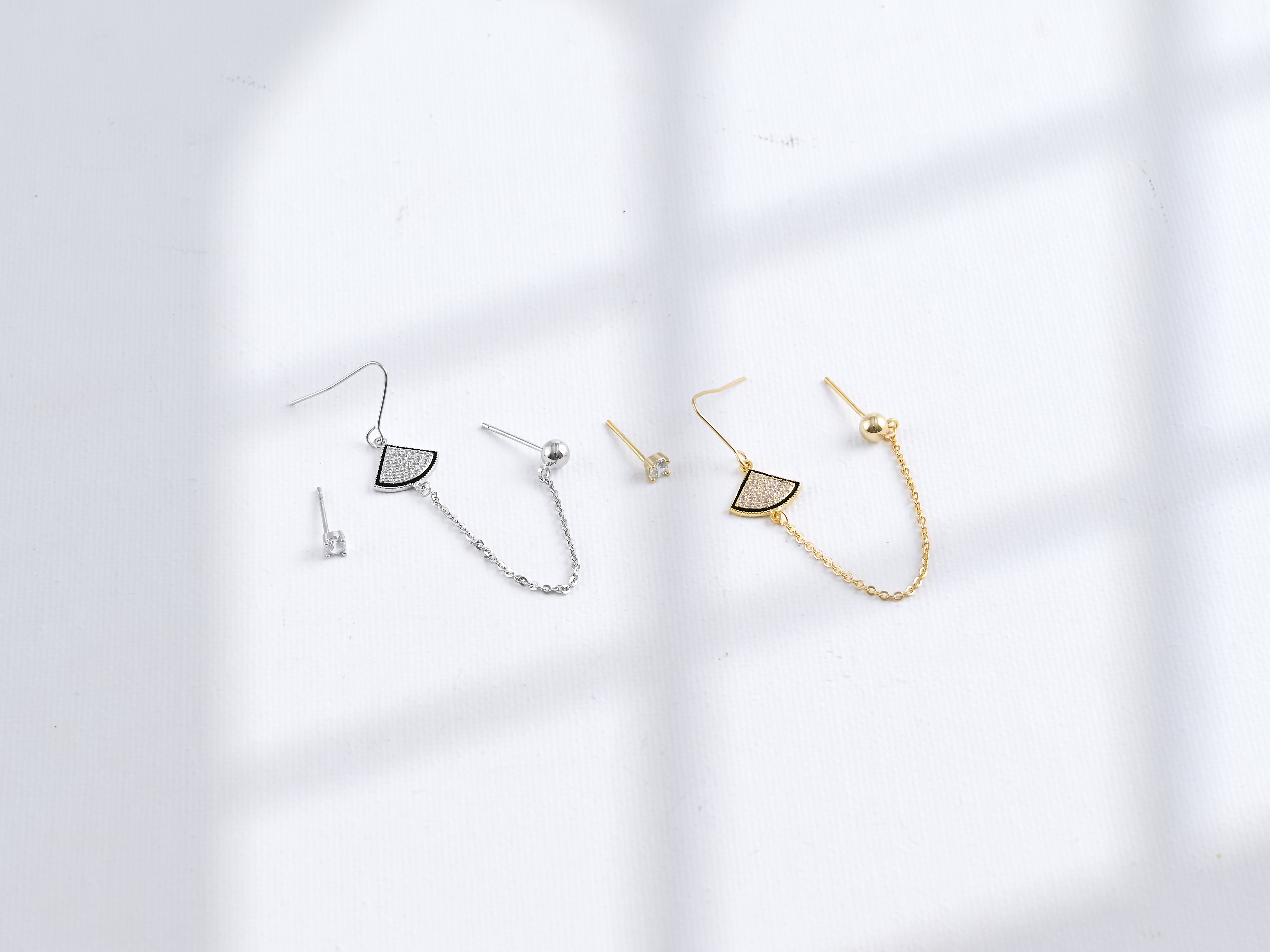 Exquisite and light luxury copper plated with real gold and set with zircon 925 silver needle, personalized design of ear studs and ear hangers, fashionable ear studs and earrings Specification drawing