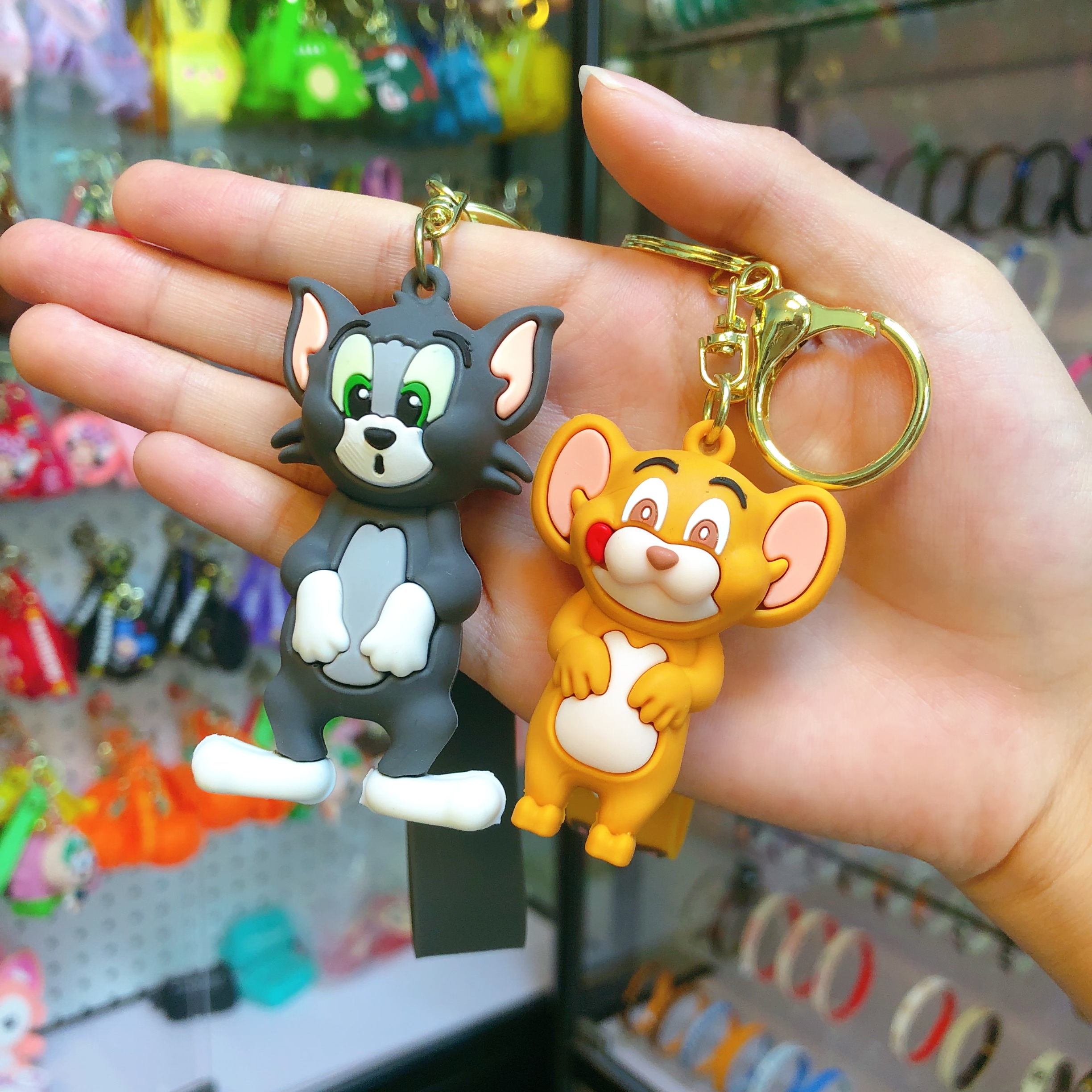 Tom and Jerry standing keychain, Tom and Jerry cute cartoon exquisite pendant figure, car bag pendant details Picture