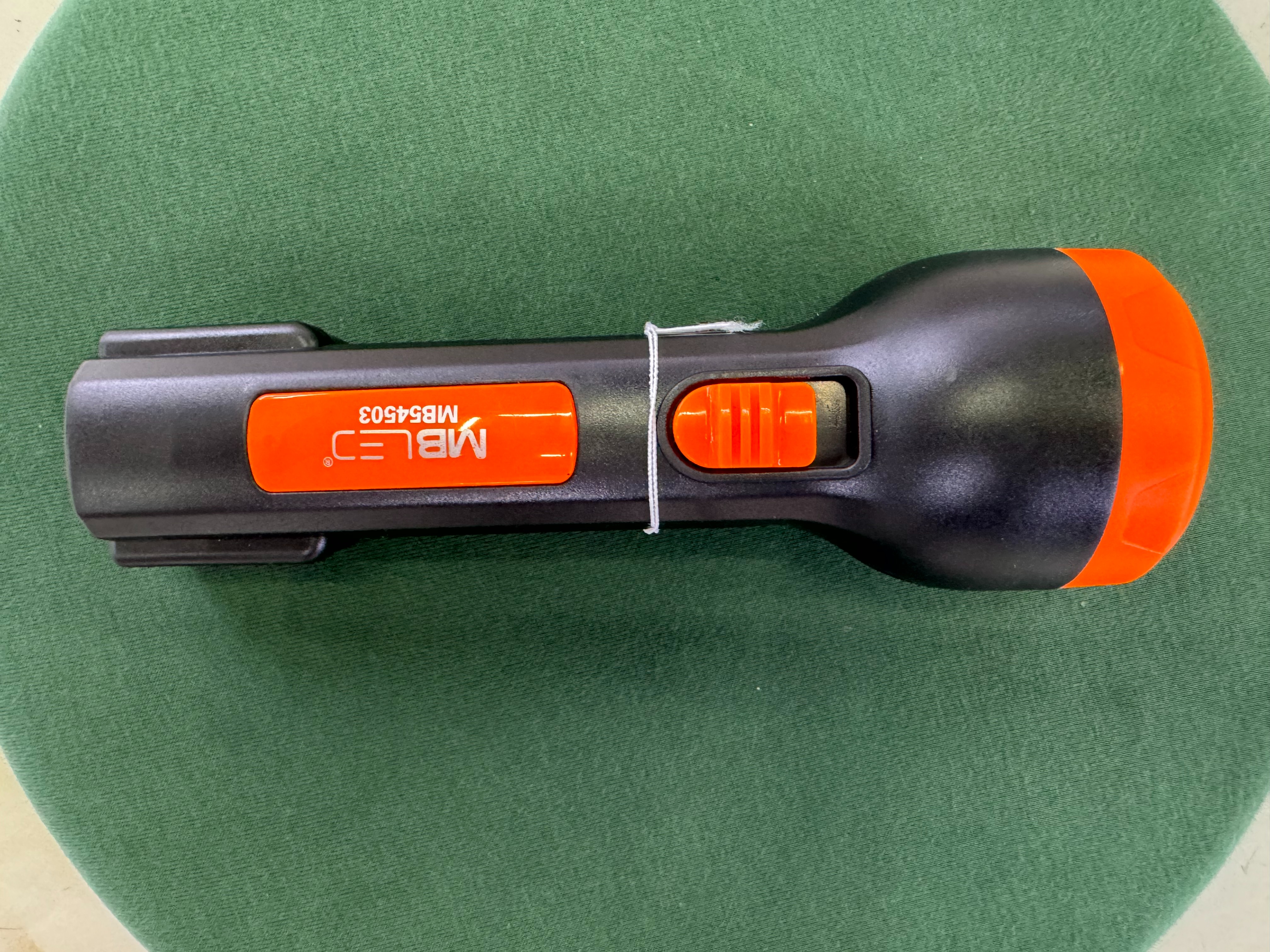 Rechargeable LED flashlight