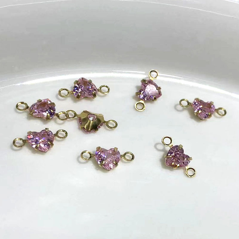 Heart-shaped zircon accessories can be made into necklace pendants, jewelry accessories, dynamic accessories, wholesale jewelry accessories Specification image