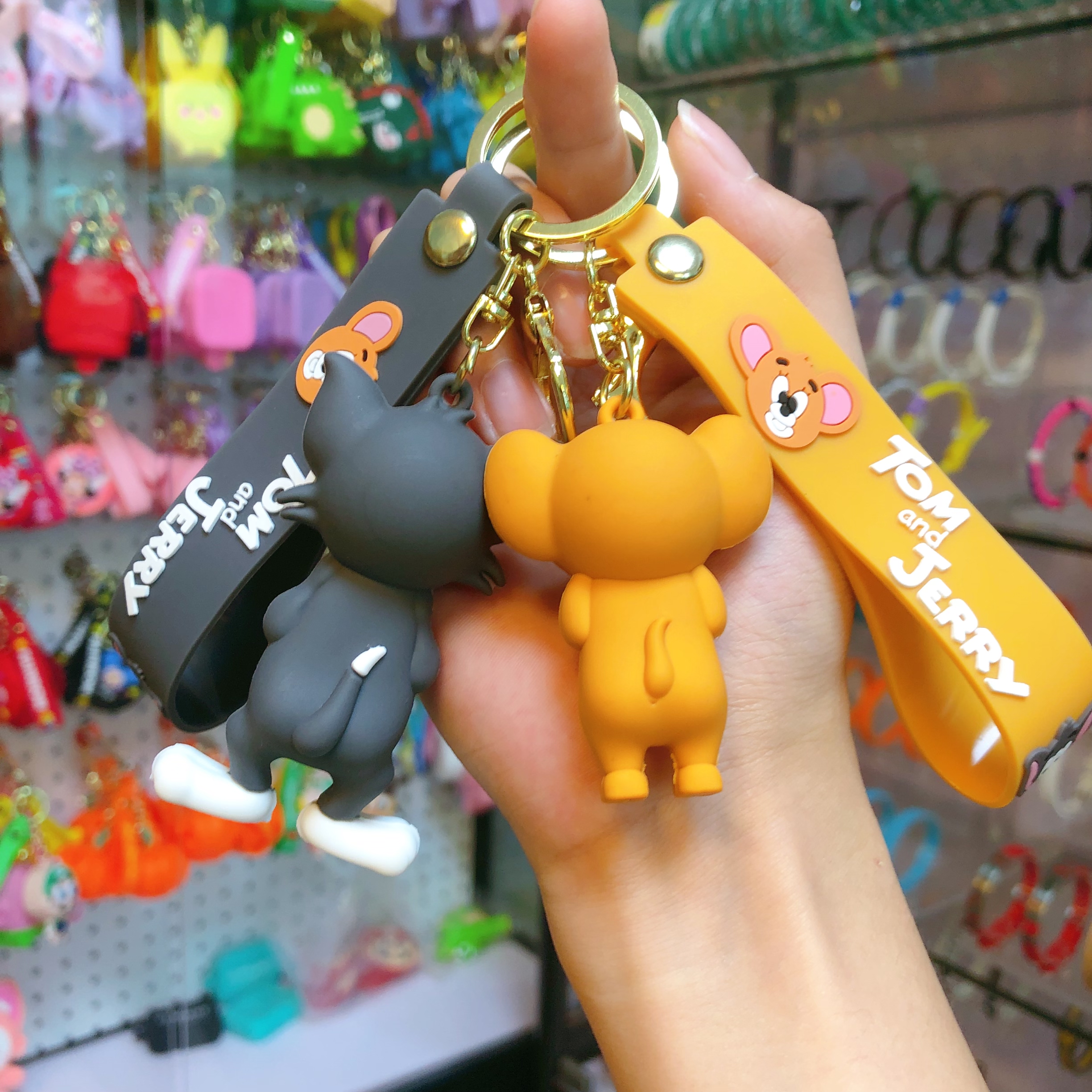 Tom and Jerry standing keychain, Tom and Jerry cute cartoon exquisite pendant figure, car bag pendant Specification image
