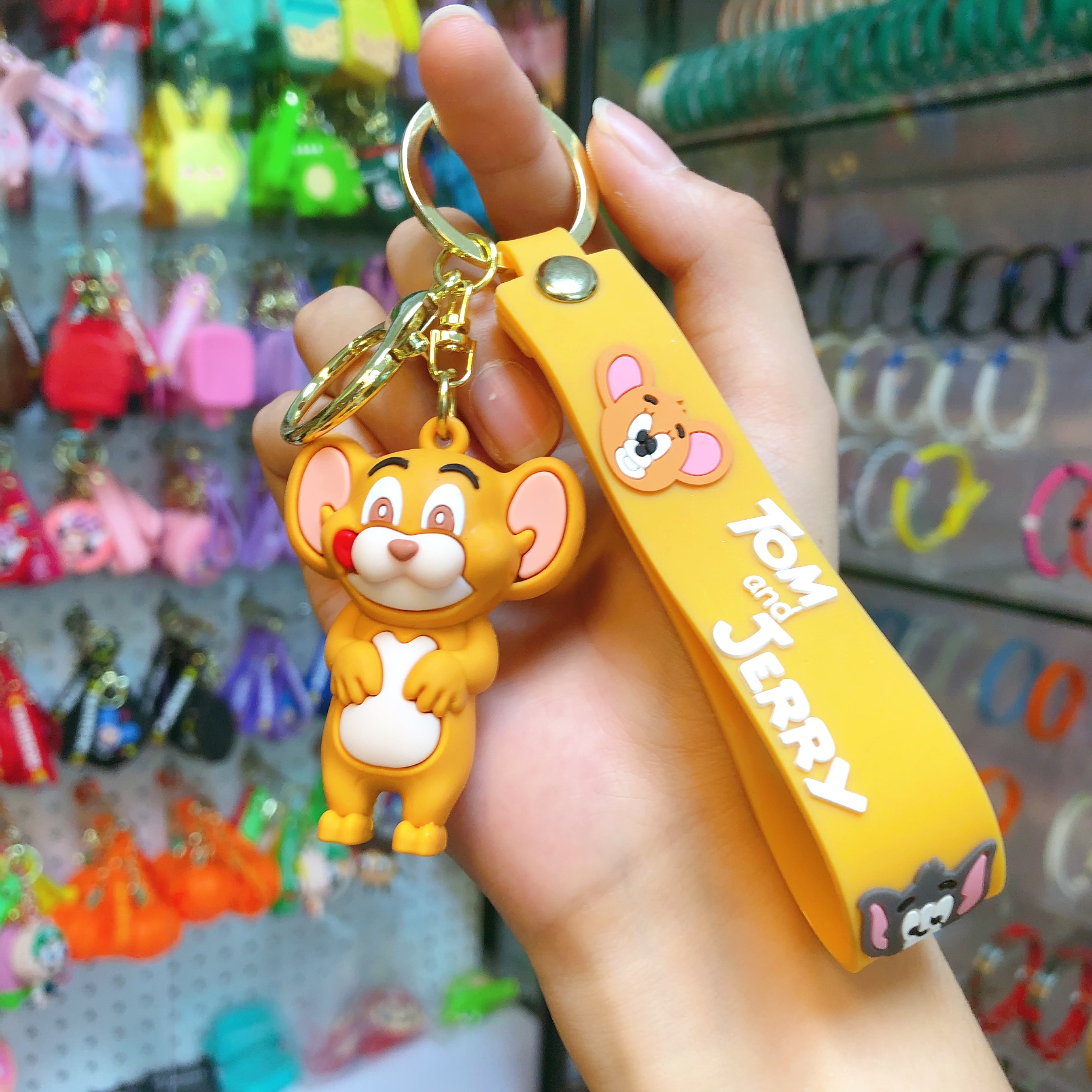 Tom and Jerry standing keychain, Tom and Jerry cute cartoon exquisite pendant figure, car bag pendant Item Picture