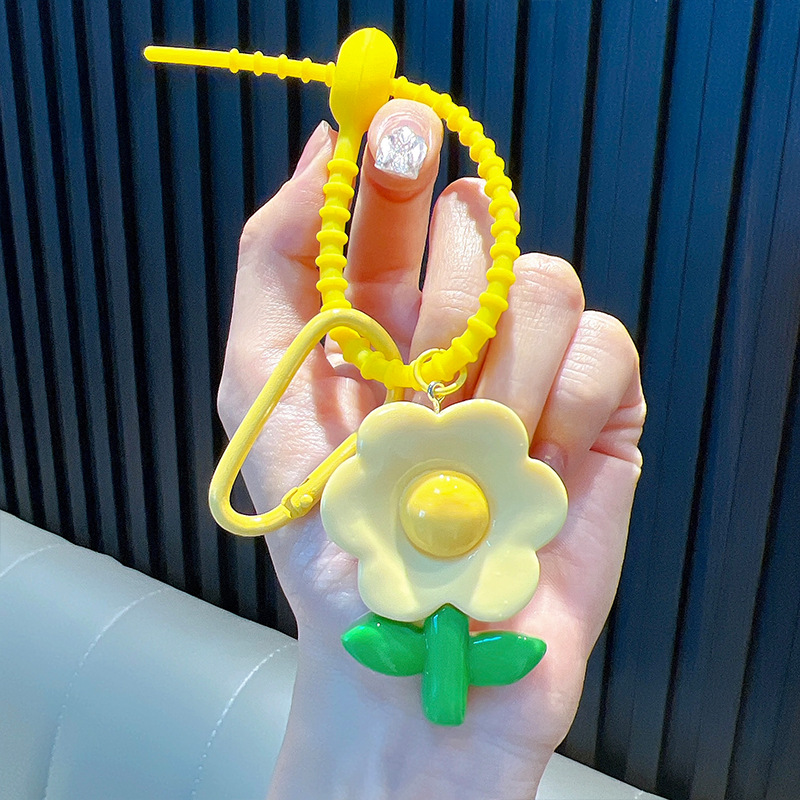 ins树脂花朵钥匙扣创意个性，链条硅胶绳包包挂件时尚车钥匙链详情图4