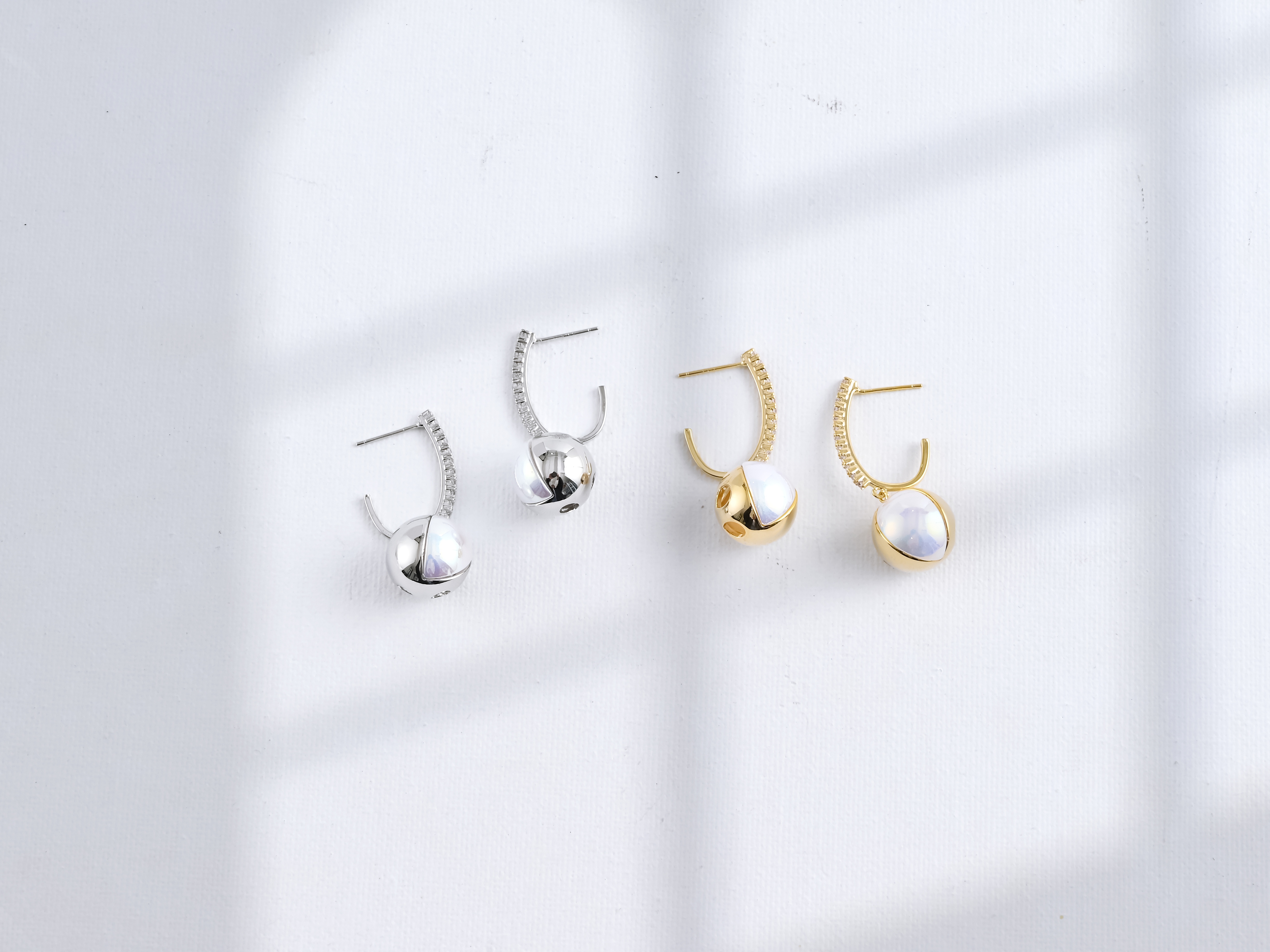 Xuhui brand exquisite and light luxury copper plated with real gold and set with zircon 925 silver needle round nails and pendants, luxurious design and fashionable ear nails and earrings Item Picture
