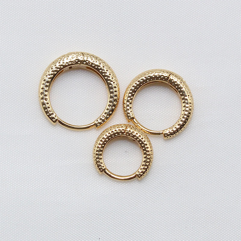 ins minimalist, light luxury, high-end ear buckles, elegant geometric earrings, female Internet celebrity retro ear accessories wholesale Application Scenario