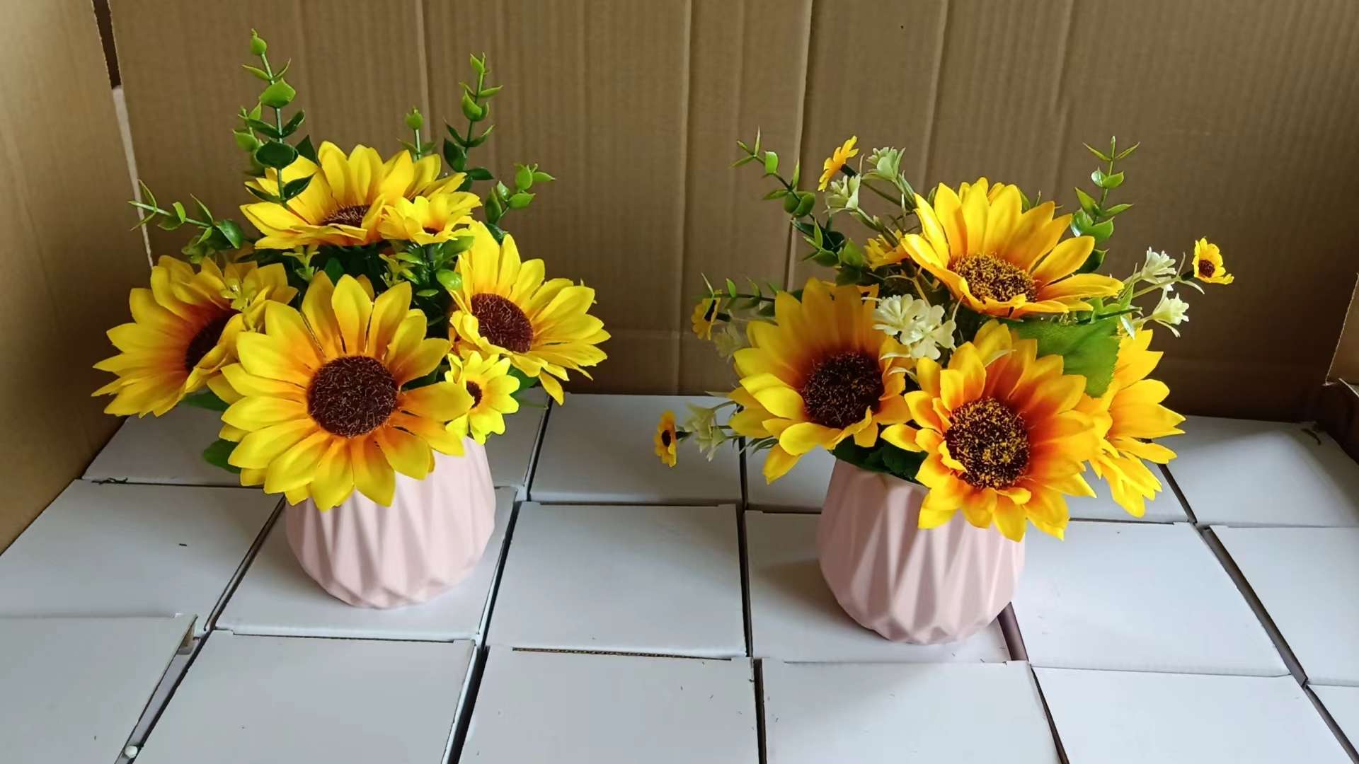 Simulación pequeñas flores adorables cerámicas coloreadas conjunto de lavabo con lavabo decoración interior girasol girasol flores de seda jarrón de seda detail image 3