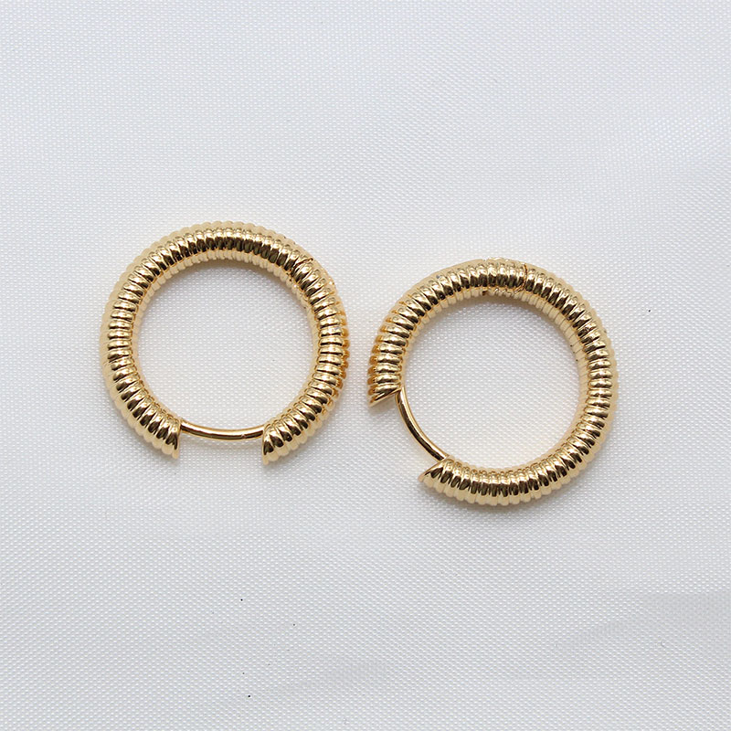 Retro ins' new high-end design floral ear studs, irregular geometric ring-shaped niche imitation gold earrings and ear buckles details Picture