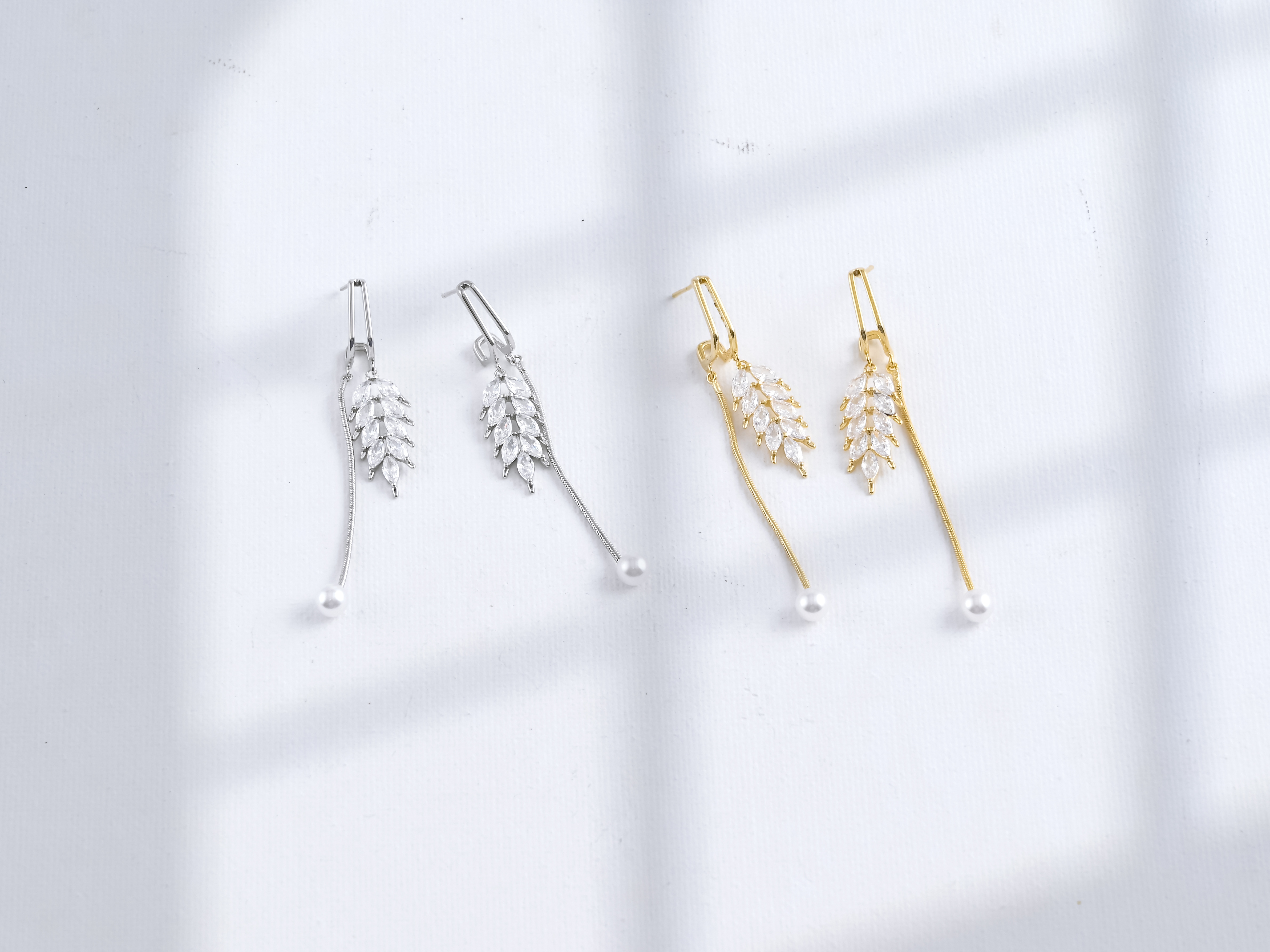 Xuhui brand's light luxury, fashionable and versatile 925 silver needle copper plated with real gold and zircon geometric wheat ear stud earrings Specification drawing