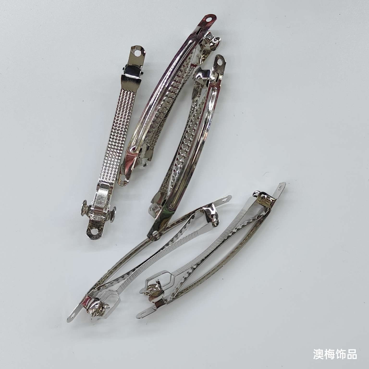 澳梅饰品8公分弹簧夹窄边双卡发饰头饰发夹子 独特设计时尚潮流女士发饰精致夹子白底实物图