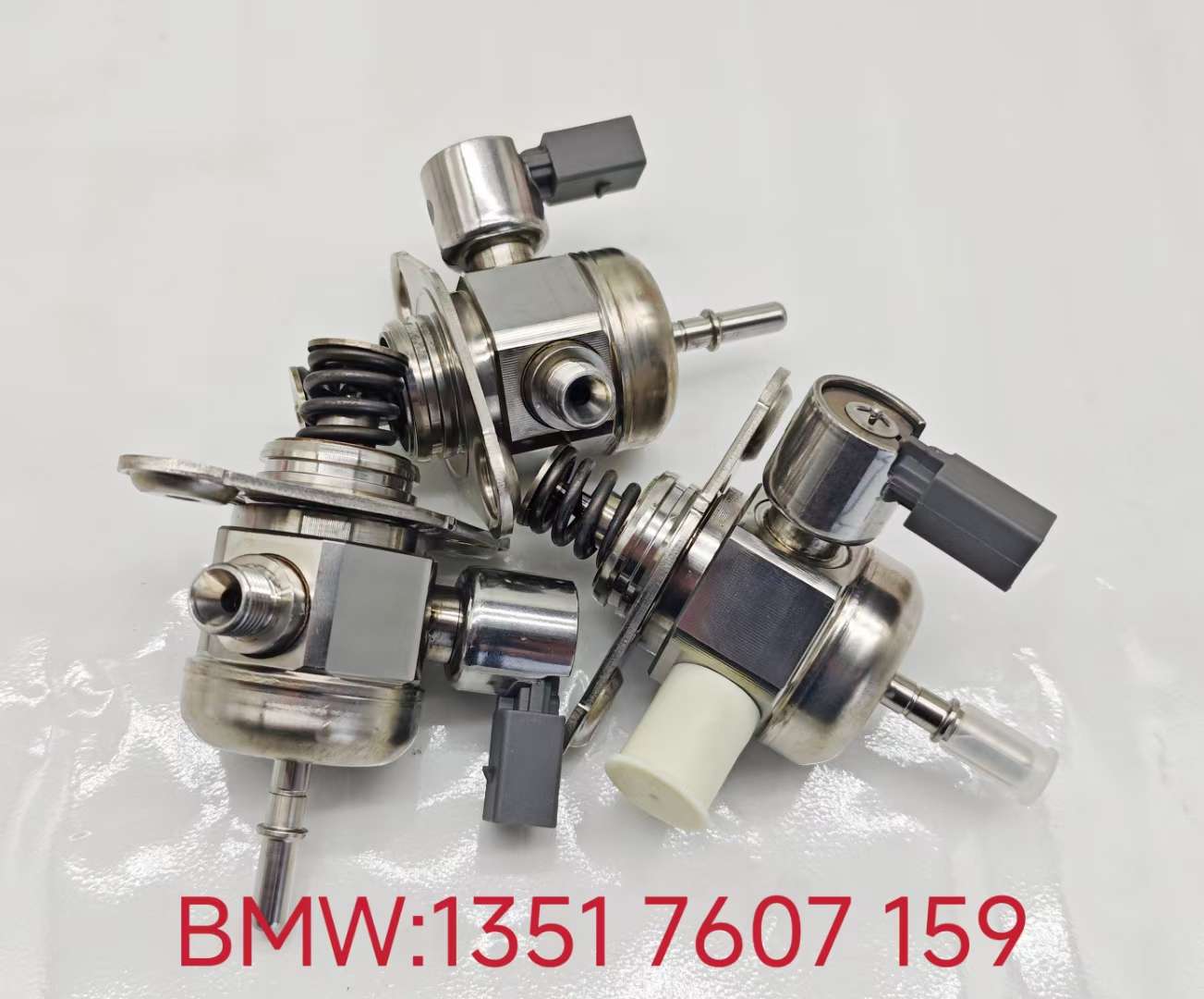 Auto parts for BMW BMW F20 high pressure fuel pump 13517607159