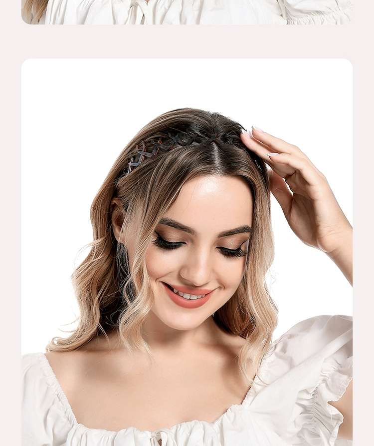 The Korean version of the popular crown large-toothed hairband exudes a feminine charm. The face-washing headband doesn't hold the hair and gives a sense of luxury. The high top of the head hair tie is a sporty hair clip detail image 4