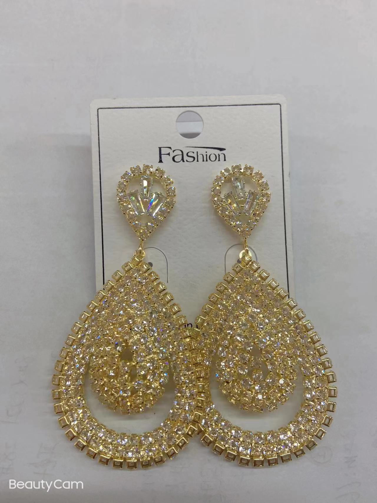 Bare diamond earrings detail image 3