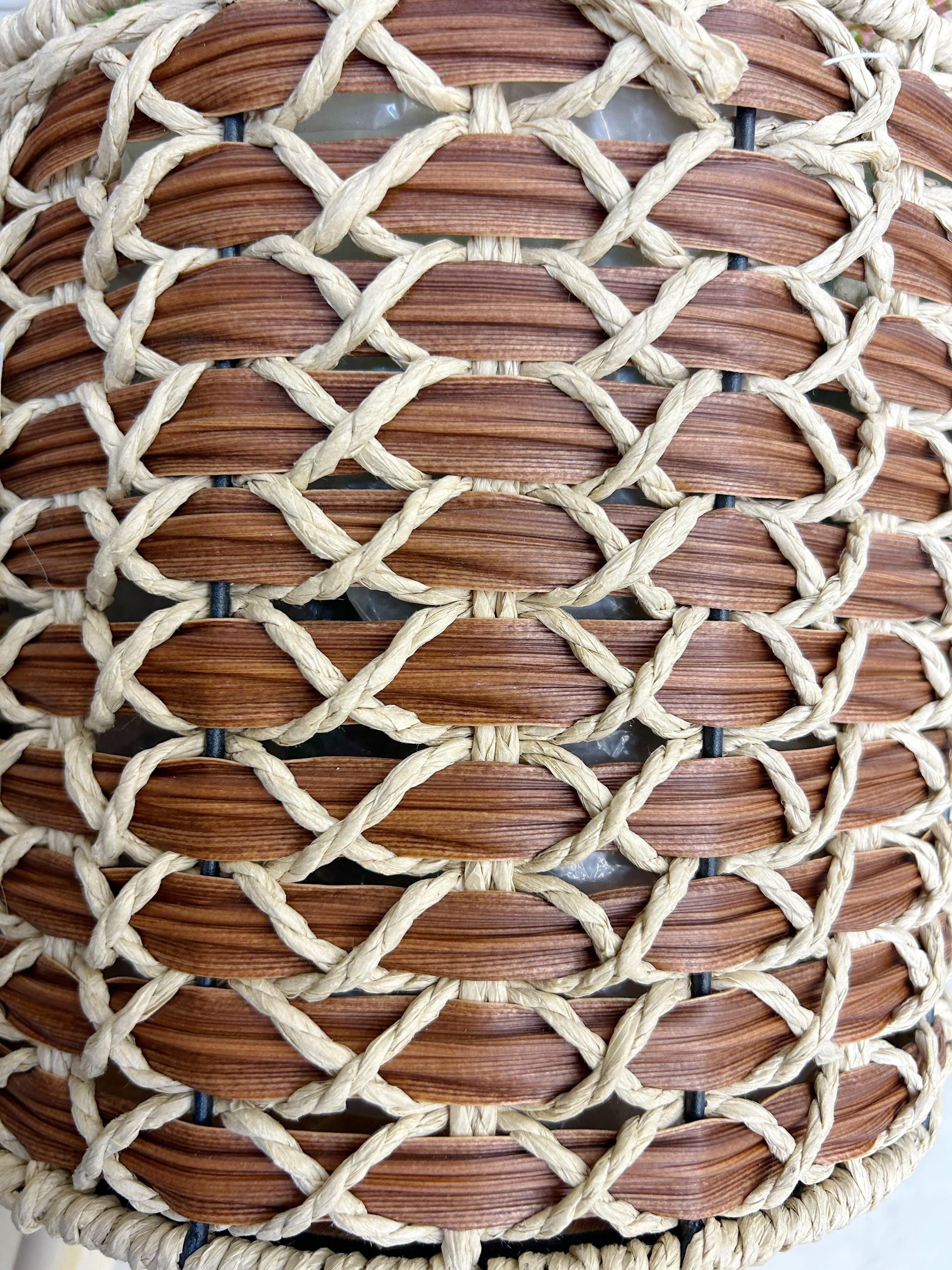 Nordic-style creative hand-woven flower baskets, wooden legs, high flower stands, floor-standing indoor decorations, green ivy flower POTS, flower ornaments, large bubble beads, and small flower ornaments Application Scenario