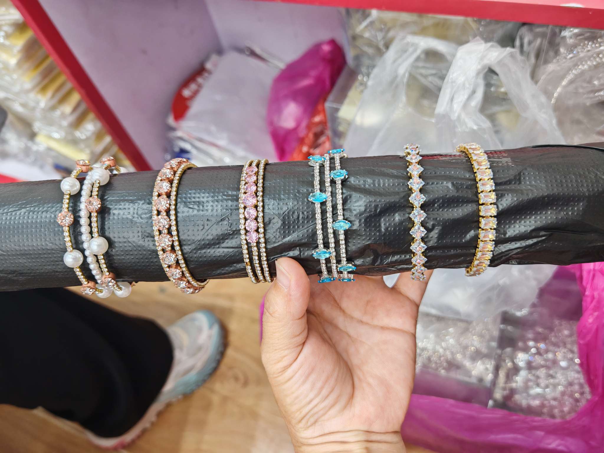 Zircon Crown hair accessory for adults, a noble headwear, a new Korean version of the crown accessory, a shining crown headwear, a must-have headwear for beauties Specification image