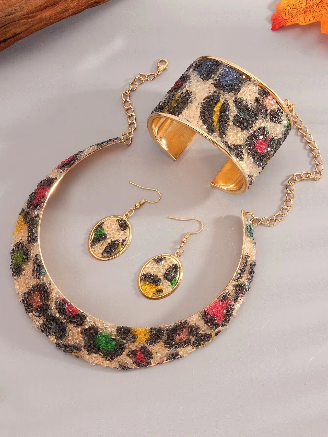Cross-border Amazon Shein Pinduoduo Overseas Edition Best-selling European and American fashion trend electroplated gold ladies' metal leopard print animal print diamond-encrusted collar, neckband and earrings set
