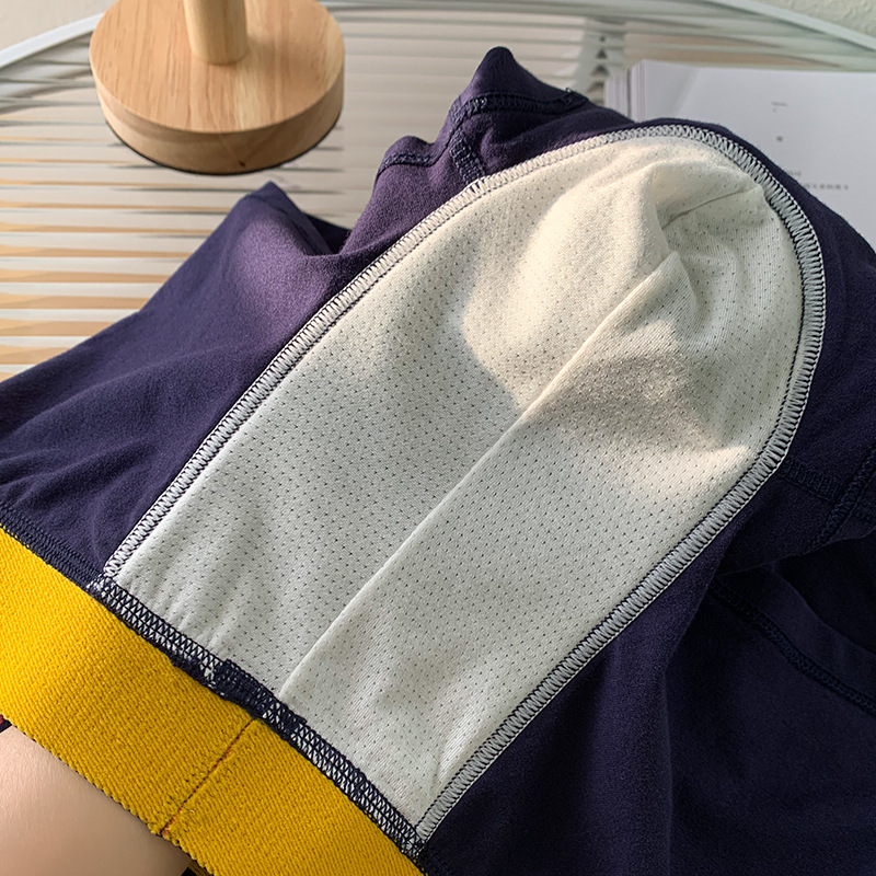 The men's four-corner pants feature a breathable midwaist, an antibacterial crotch, and a contrasting color letter waistband. They are comfortable, skin-friendly, simple, and do not get stuck in the crotch. They are highly elastic Application Scenario