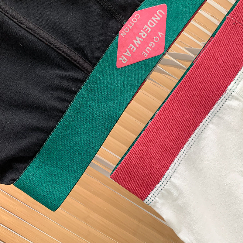 The men's four-corner pants feature a breathable midwaist, an antibacterial crotch, and a contrasting color letter waistband. They are comfortable, skin-friendly, simple, and do not get stuck in the crotch. They are highly elastic Specification image
