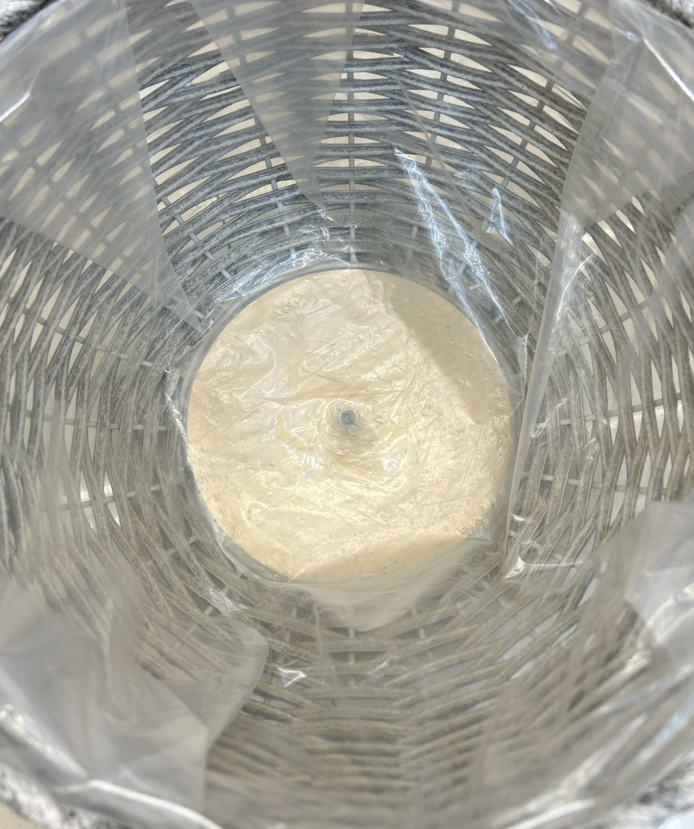 Nordic-style creative hand-woven flower baskets, wooden legs, high flower stands, floor-standing indoor decorations, green ivy flower POTS, flower ornaments, large bubble beads, and small flower ornaments Application Scenario