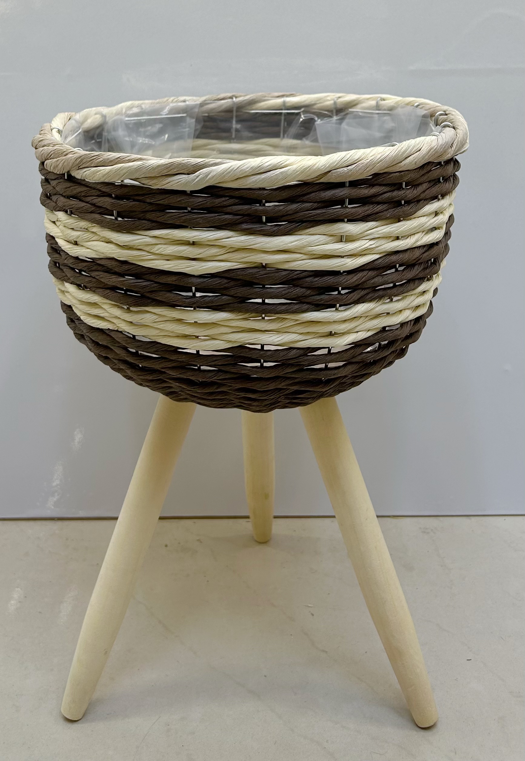 European-style flower stand, hand-woven, living room, balcony, indoor flower POTS, gardening tripod, floor-standing simple plant stand details Picture