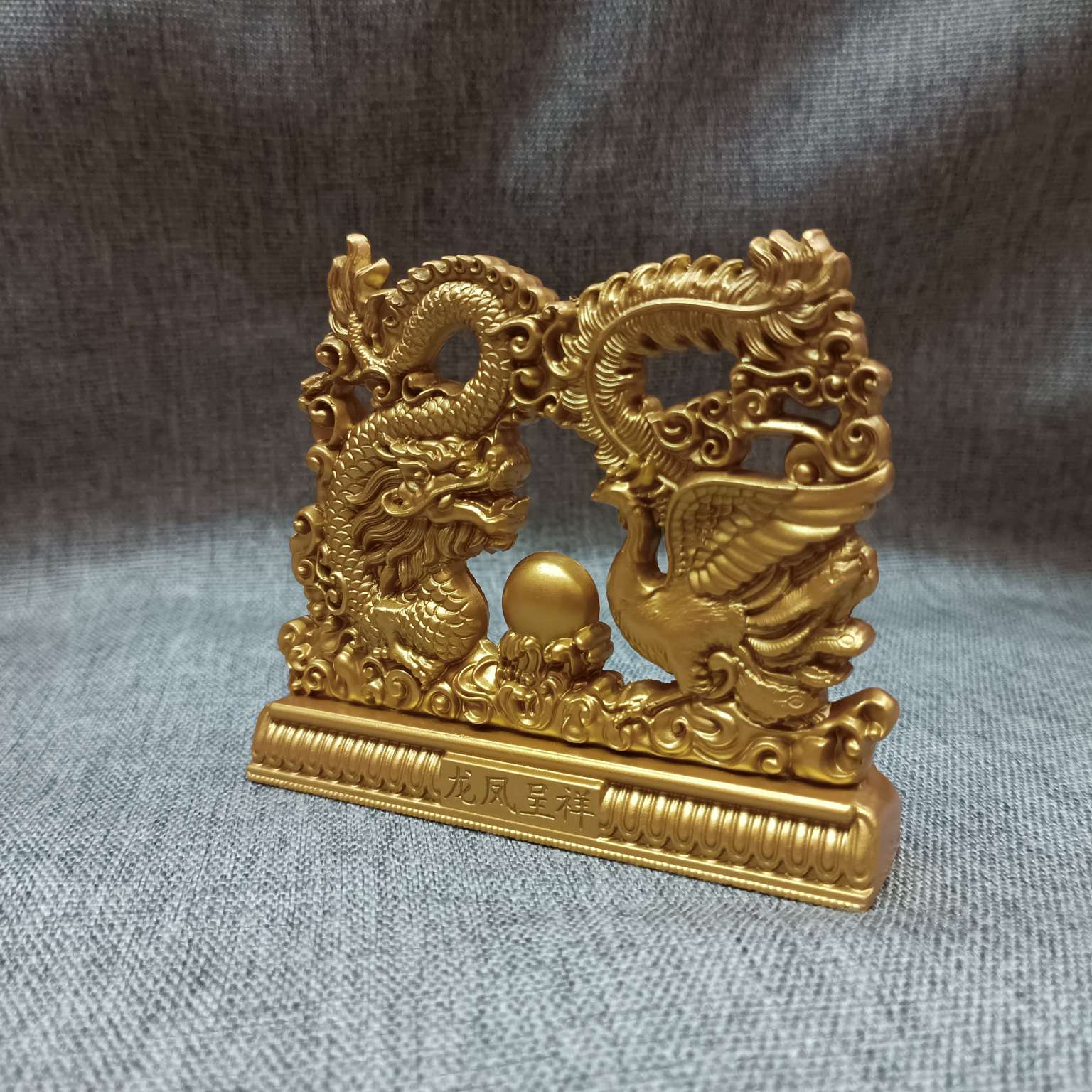 Dragon and Phoenix presenting auspiciousness, sand gold handicrafts, Chinese wedding gifts, dragon and Phoenix playing with pearls, home decorations, creative gifts for living rooms and bedrooms, anniversary gifts, excellent gift-giving items, fine bedside pets, wedding gifts, produced by Zhenglin Craft detail image 5