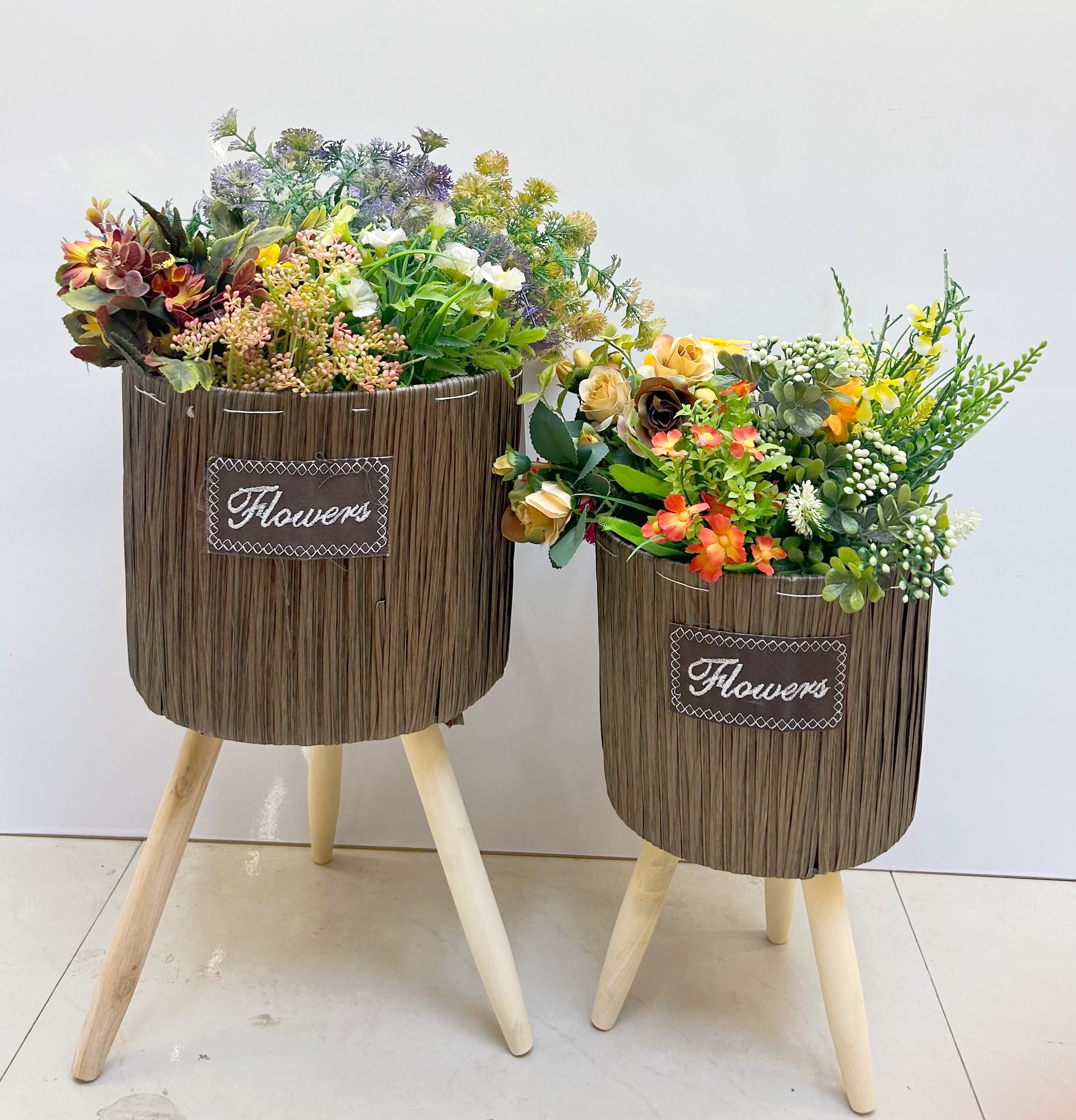 Nordic style creative, purely hand-woven flower baskets, wooden legs, high flower stands, floor-standing indoor decoration, green ivy flowerpots, garden potted plants